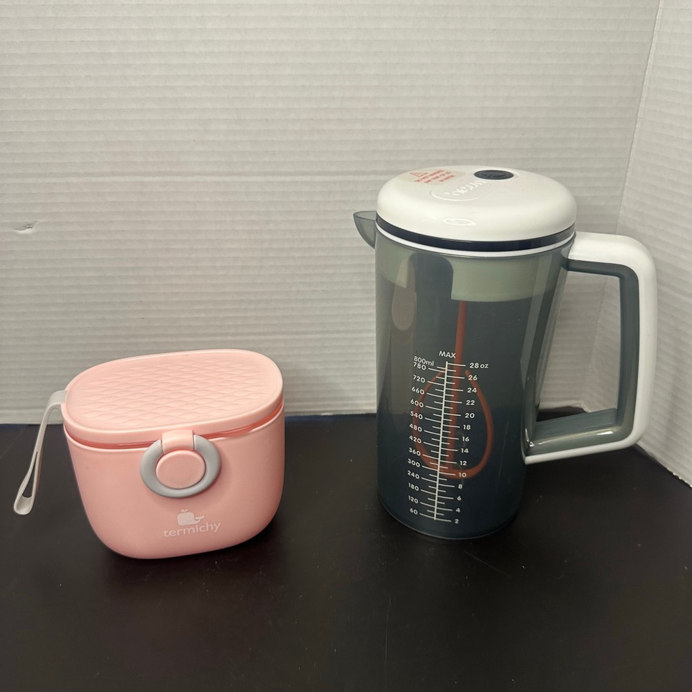 Baby Formula Breeza One Step Mixer & Travel Case Container
